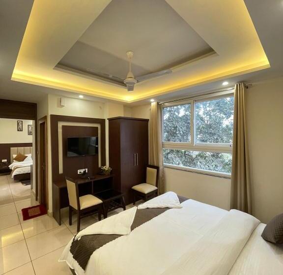 Family Room, The 7 Seas