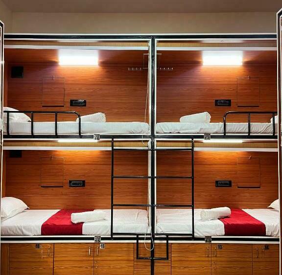 共用房间的床, Rahul Men S Ac Dormitory