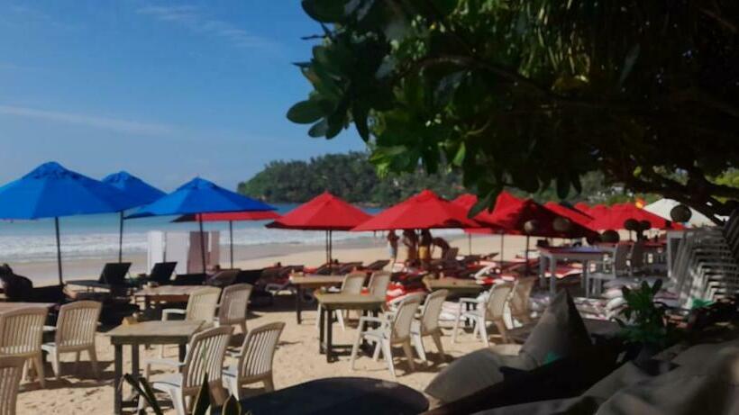 اتاق استاندارد با بالکن و چشم‌انداز دریا, Mirissa Village Mirissa