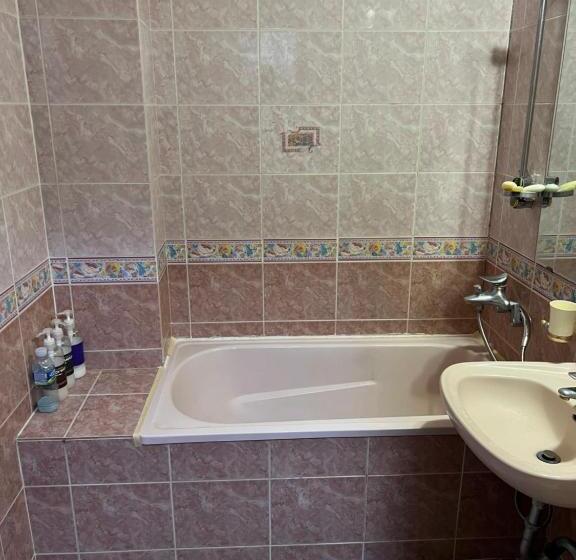 Camera Standard, Brown