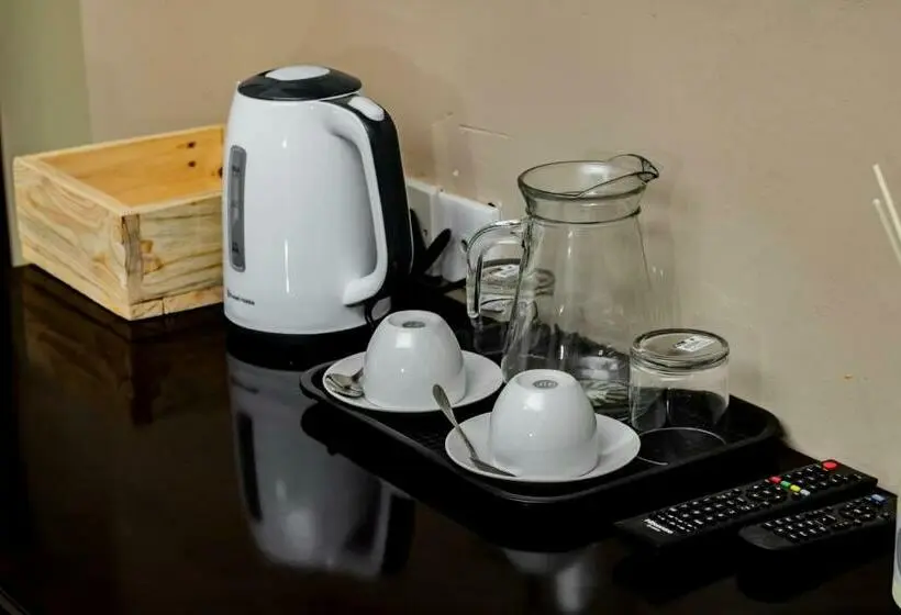 اتاق لوکس با تخت بزرگ, Pahotela Bed And Breakfast