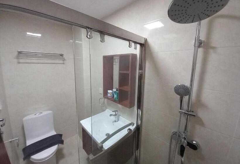 Standard Studio med Balkong, Leon S Den