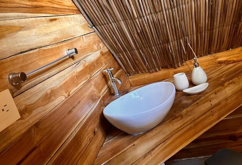 Номер Deluxe Вид на Море Боковой, Baru Hostel Club