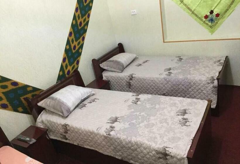 חדר סטנדרט לשלושה, Tohir Ota Guest House