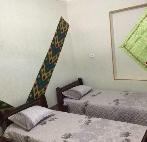 חדר סטנדרט לשלושה, Tohir Ota Guest House