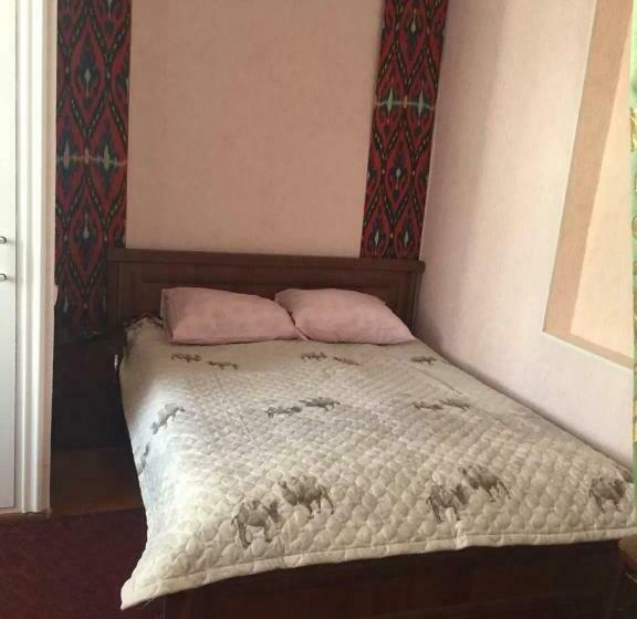 اتاق خانوادگی, Tohir Ota Guest House