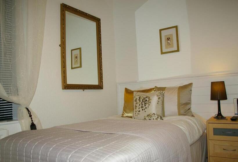 四人标准间, Chichester Inn