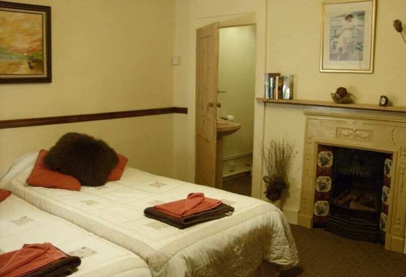 四人标准间, Chichester Inn