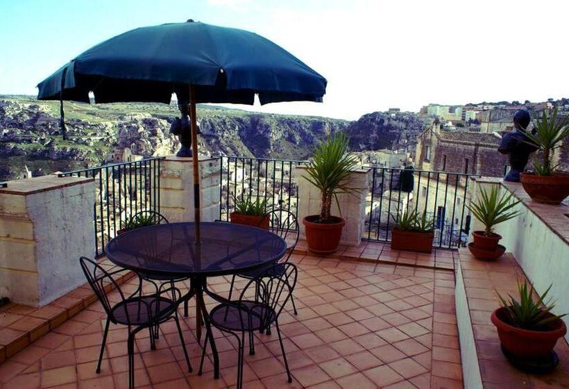 מיטת קינג בסוויטה, Albergo Italia