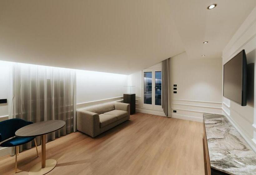 带露台的套间, Albergo Italia