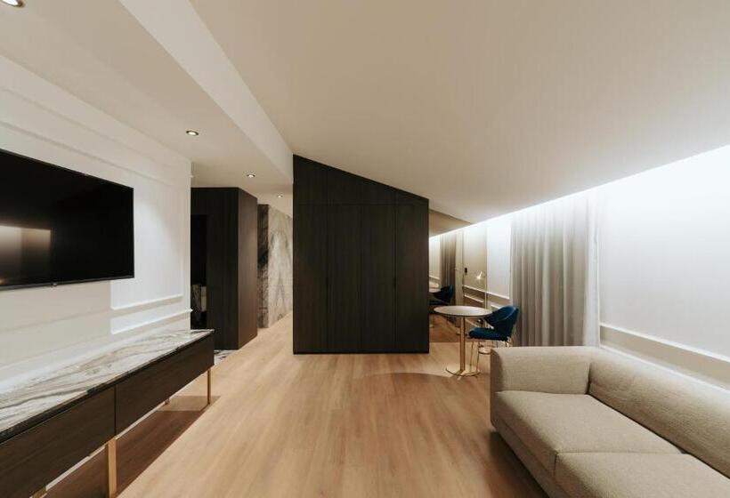 סוויטה עם טרסה, Albergo Italia