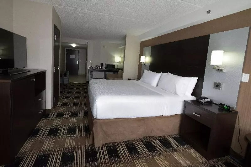 Standard-huone King-vuode, Holiday Inn Express & Suites Ottawa East Orleans, An Ihg