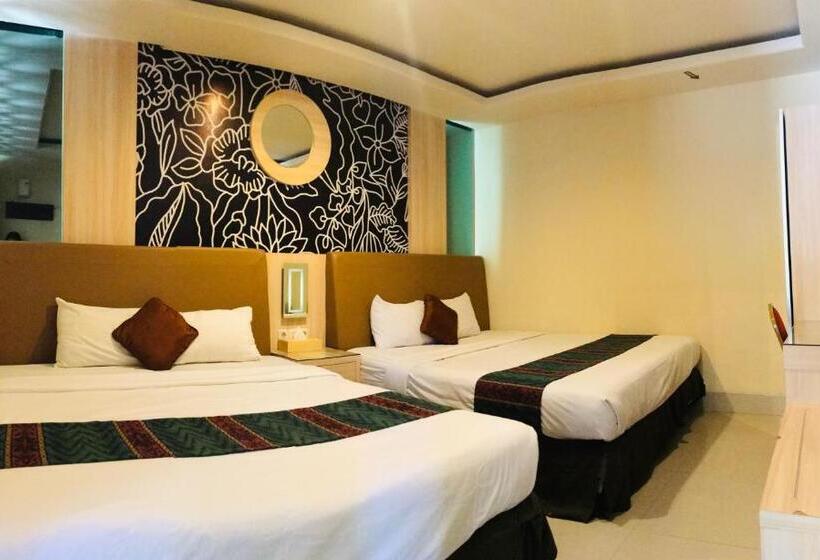 Chambre Deluxe Vue Jardin, Indah Palace Tawangmangu