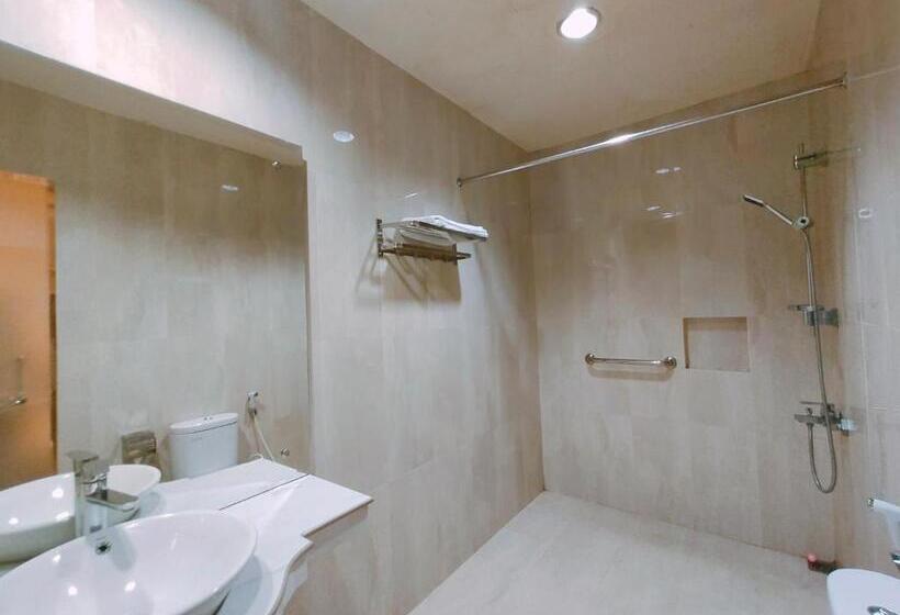 Chambre Deluxe Vue Jardin, Indah Palace Tawangmangu