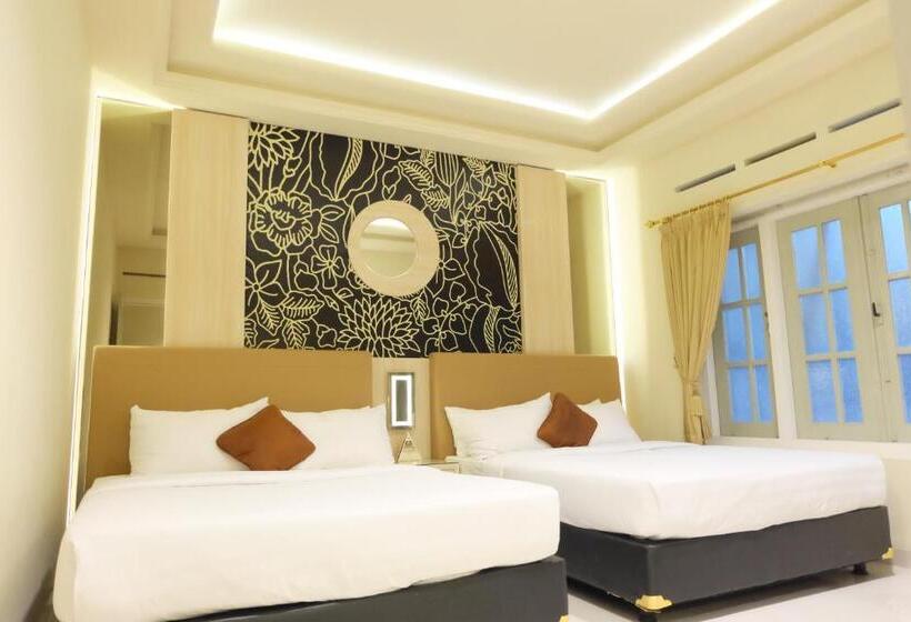 Chambre Familiale, Indah Palace Tawangmangu