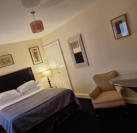 스탠다드 룸, The Racquet Club