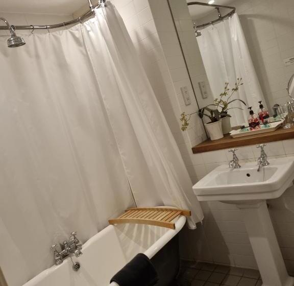 스탠다드 룸, The Racquet Club