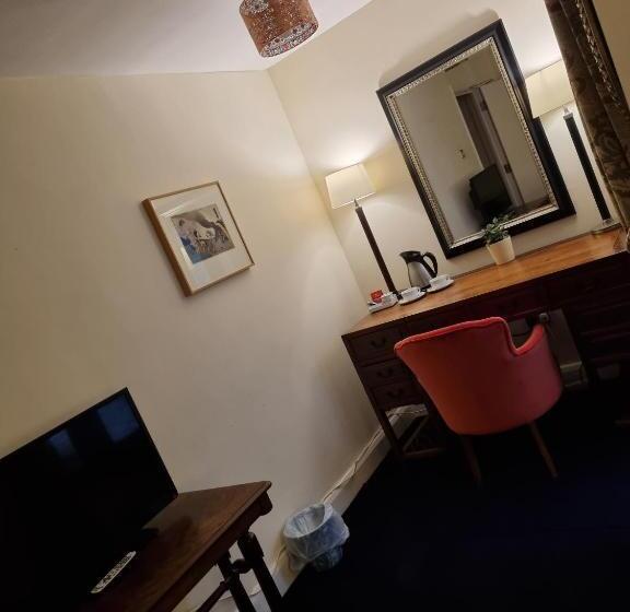 스탠다드 룸, The Racquet Club