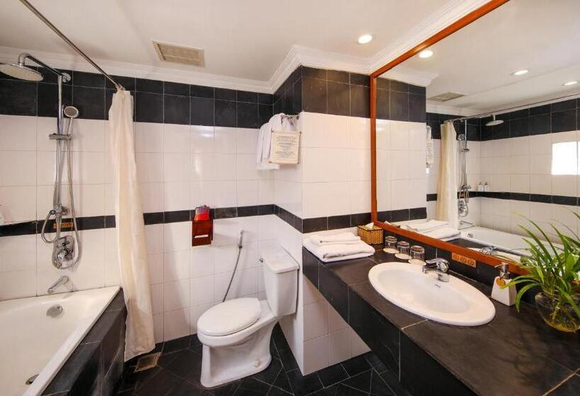 اتاق خانوادگی, Victoria Nui Sam Lodge