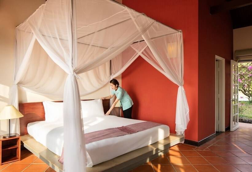 اتاق خانوادگی, Victoria Nui Sam Lodge