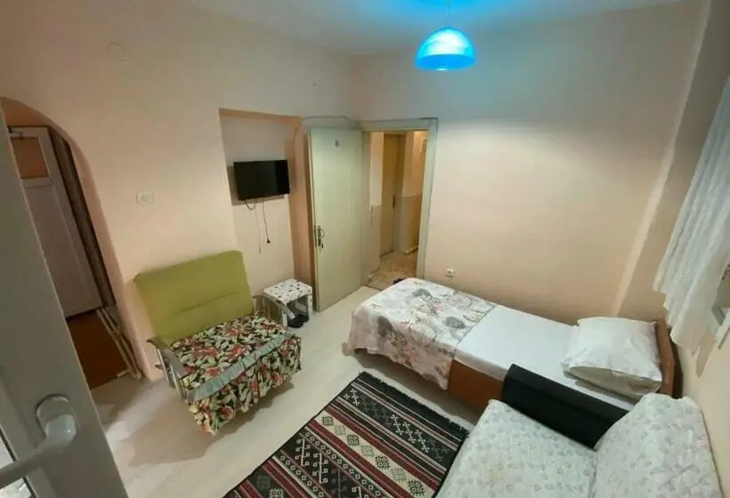 استودیوی استاندارد, Altay Motel