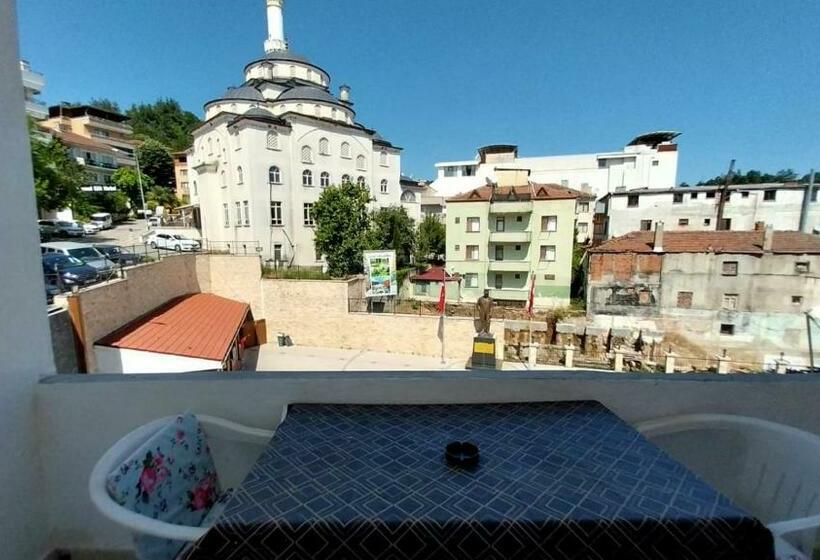 اتاق استاندارد سه نفره, Altay Motel