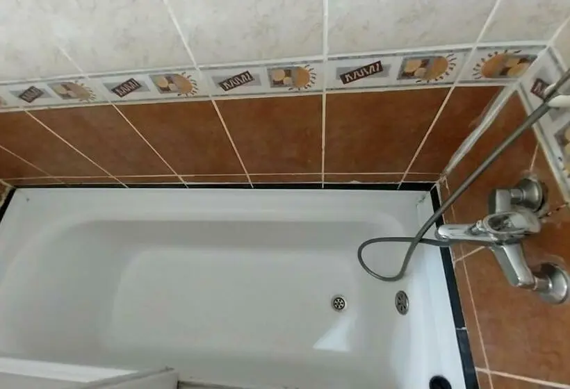 اتاق استاندارد سه نفره, Altay Motel