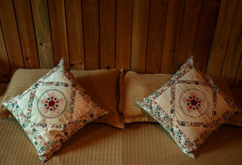 غرفة قياسية رباعية, Sunrise Farm Stays