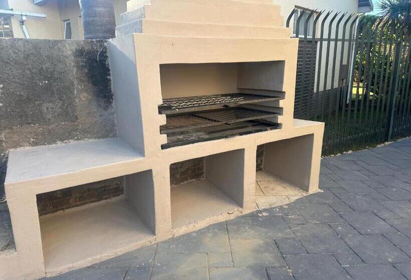 标准工作室带泳池景, Horizon Bed And Breakfast