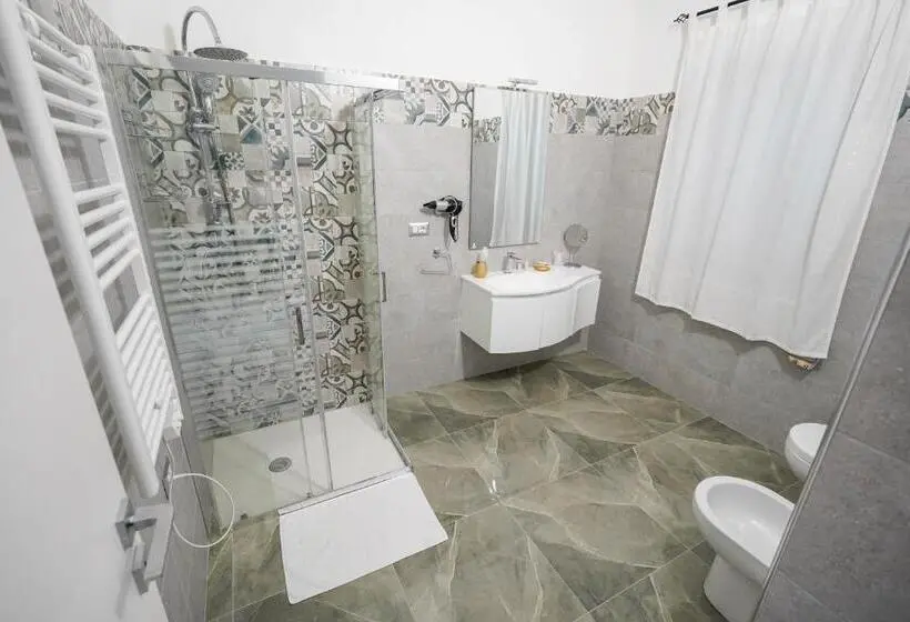 キングサイズベッドのデラックスルーム, Piedigrotta B&b Luxury