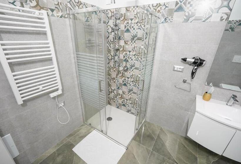 غرفة ديلوكس سرير كينج, Piedigrotta B&b Luxury