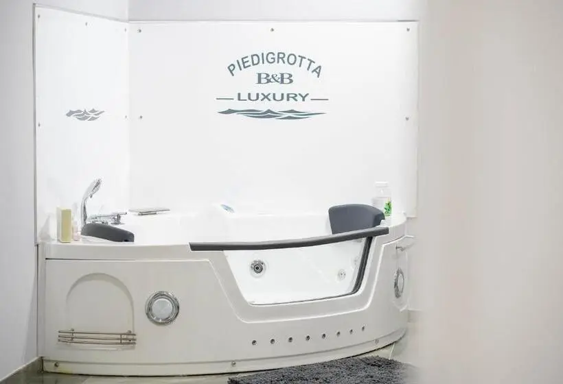 デラックスルーム, Piedigrotta B&b Luxury