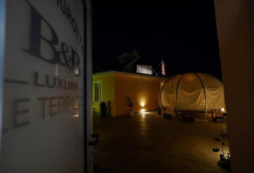 جناح مزود بجاكوزى, Piedigrotta B&b Luxury