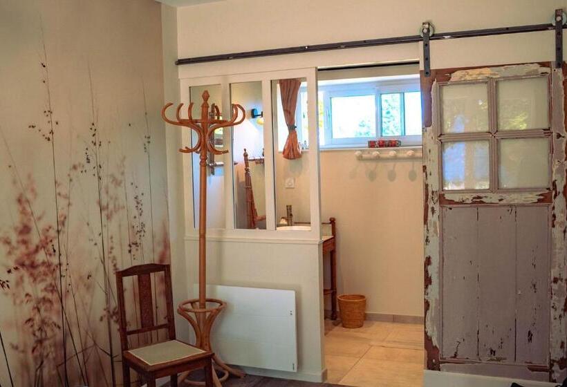 غرفة قياسية مزوَّدة بتراس, Les Jardins De Nanine