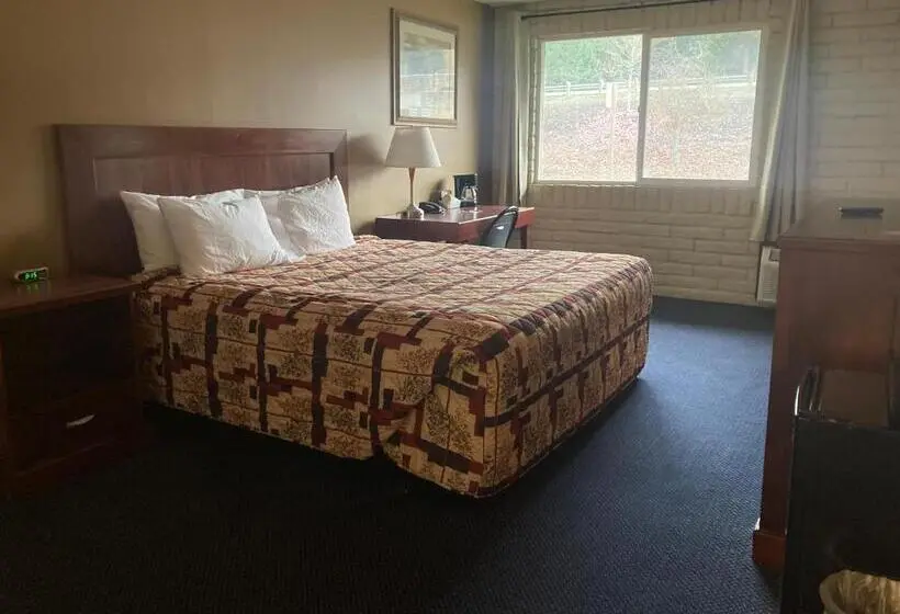 キングサイズベッドのスタンダードルーム, Travelodge By Wyndham Canyonville