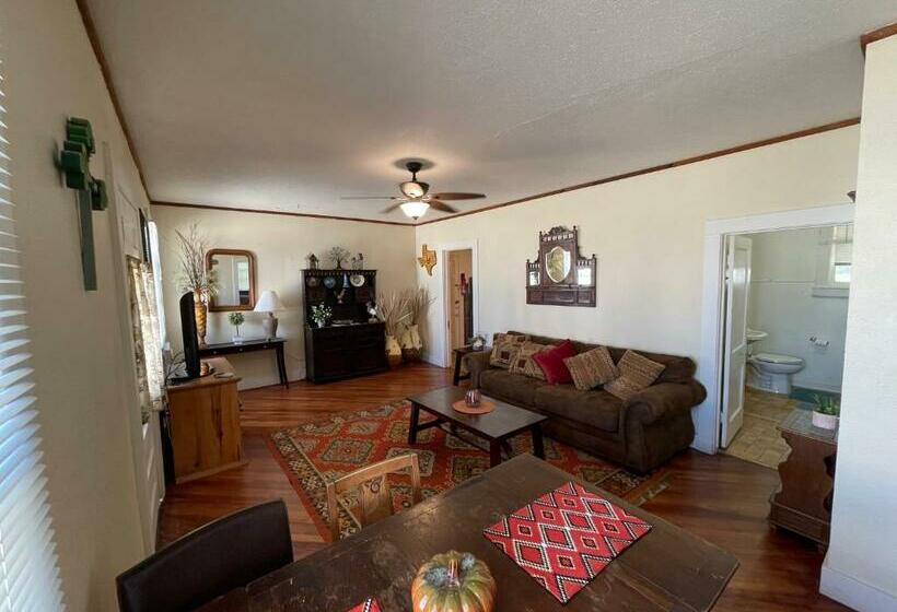 غرفة قياسية, Carriage Inn   Utopia Suite 4