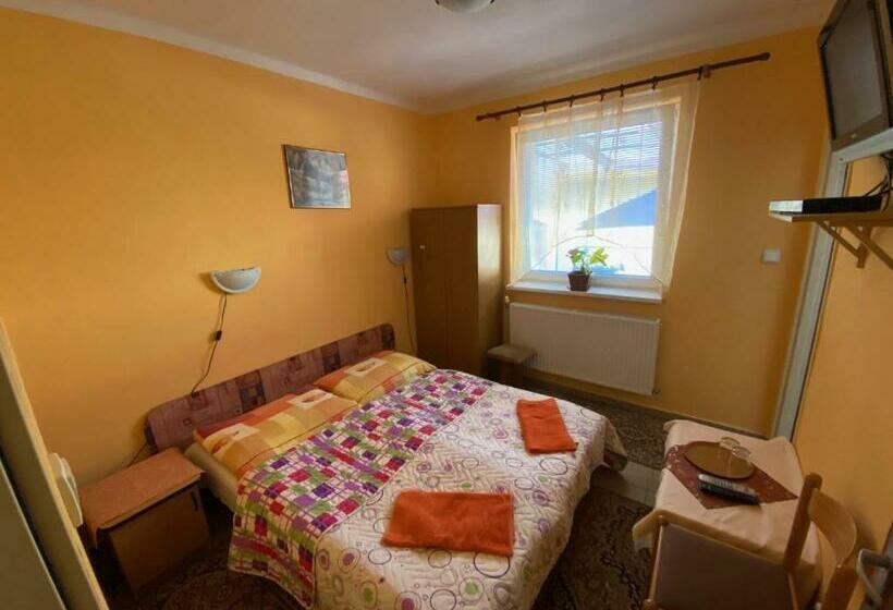 标准间, Penzión U Aďky