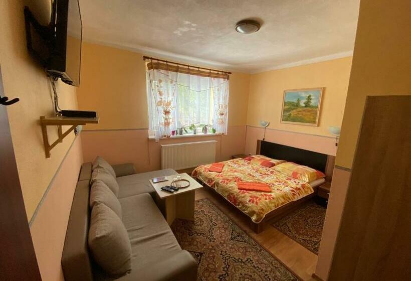 标准间, Penzión U Aďky