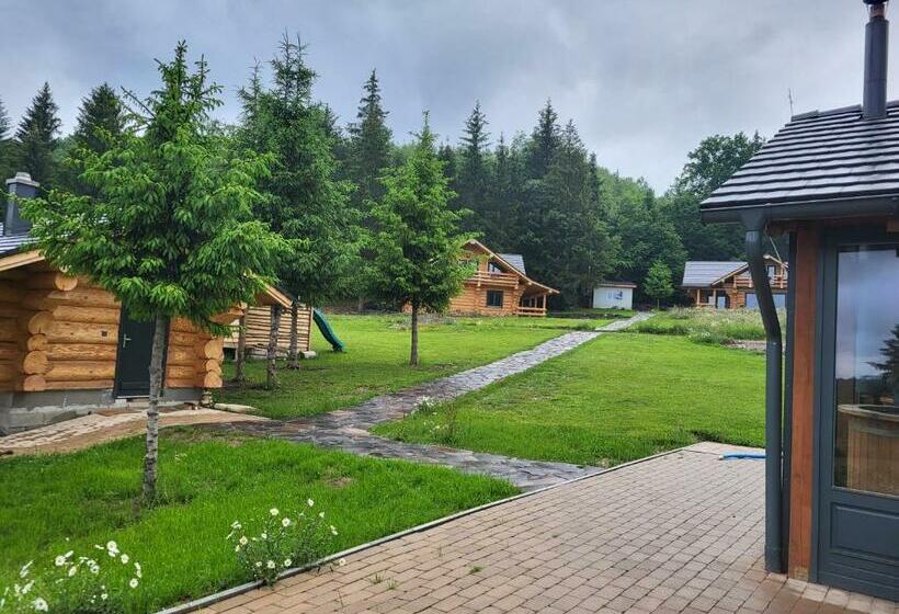 בית, 4 חדרי שינה, Harghita Log Houses