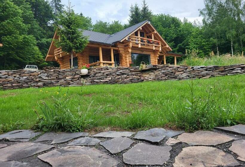בית, 4 חדרי שינה, Harghita Log Houses