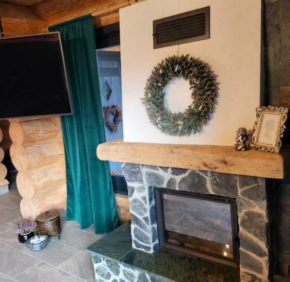 בית, 4 חדרי שינה, Harghita Log Houses