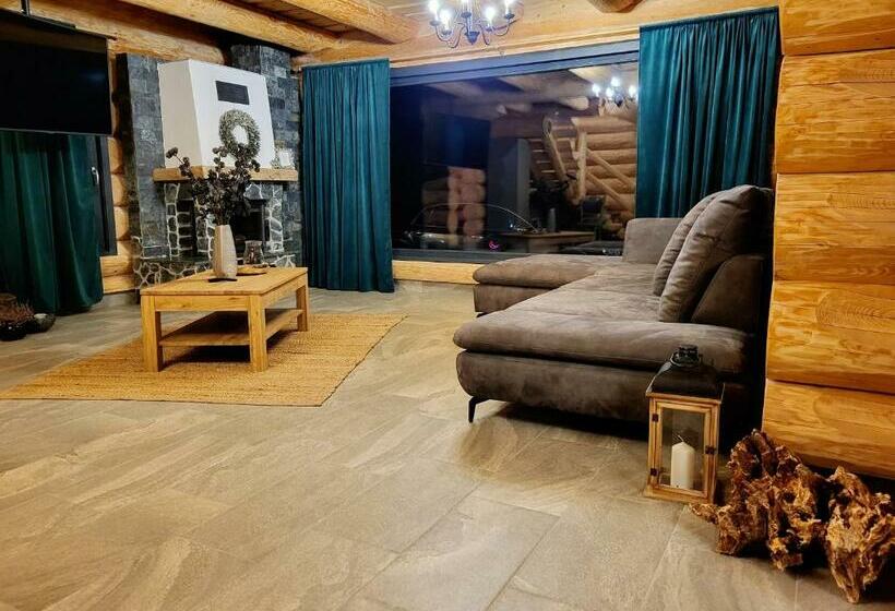 בית, 4 חדרי שינה, Harghita Log Houses