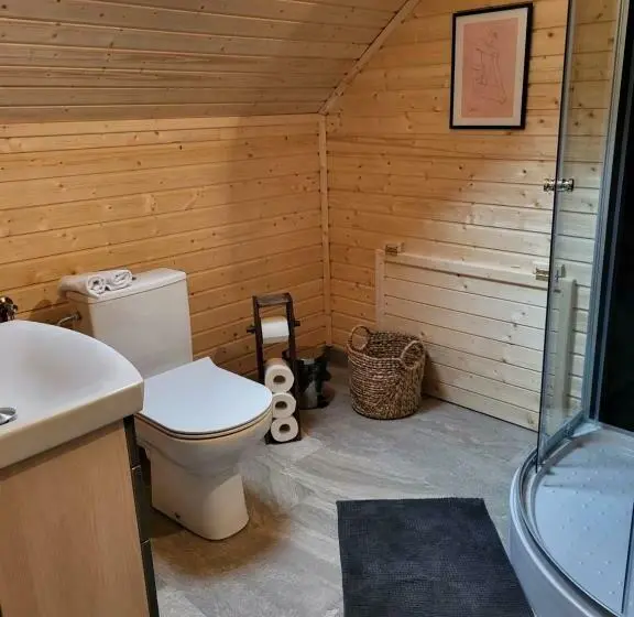 ４ベッドルームハウス, Harghita Log Houses