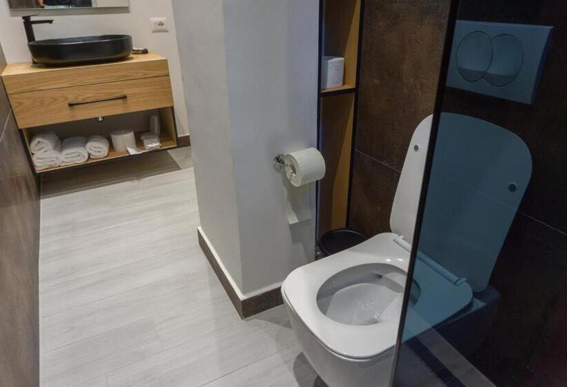 חדר דלוקס לארבעה, Morfeus