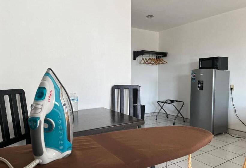 سوییت جونیور, La Quinta Bonita