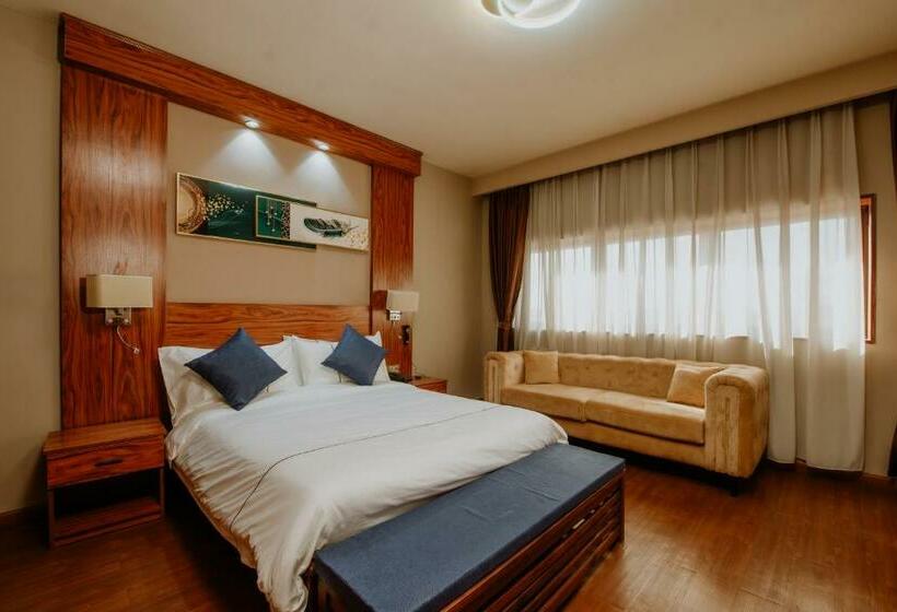 سوییت, Atmosphere Hotel & Spa