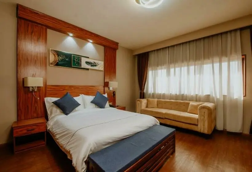 سوییت, Atmosphere Hotel & Spa