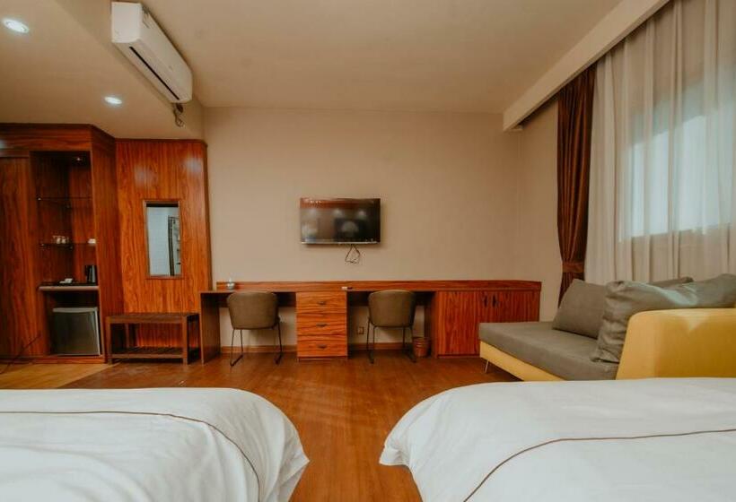 سوییت, Atmosphere Hotel & Spa