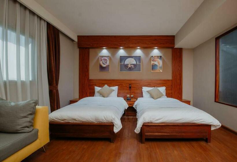 سوییت, Atmosphere Hotel & Spa