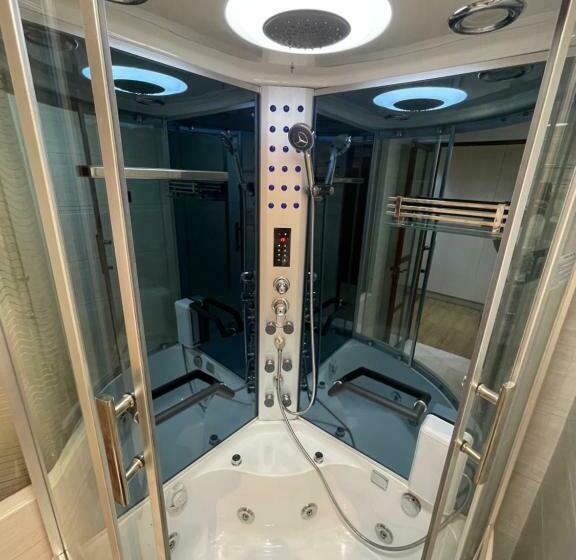 سوئیت با تخت بزرگ, Atmosphere Hotel & Spa